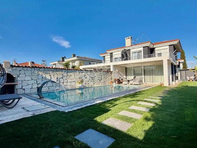 Çeşme, İzmir içerisinde satılık Villa