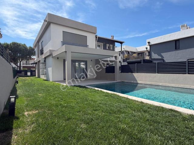 Çeşme, İzmir içerisinde kiralık Villa