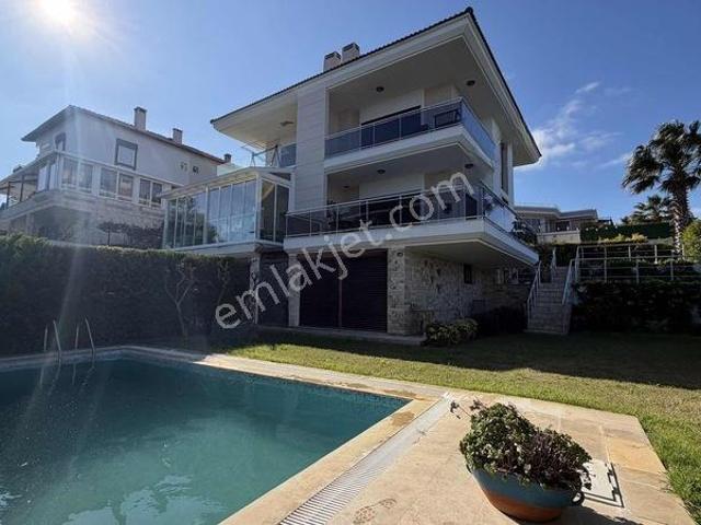 Çeşme, İzmir içerisinde kiralık Villa