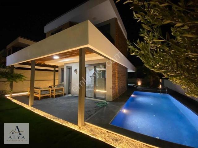 Çeşme, İzmir içerisinde satılık Villa