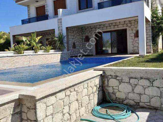 Çeşme, İzmir içerisinde satılık Villa