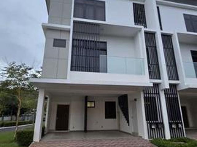 Townhouse for rent in Kuching