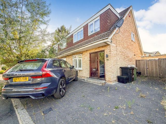 House for rent in Hatching Green, Five Acres