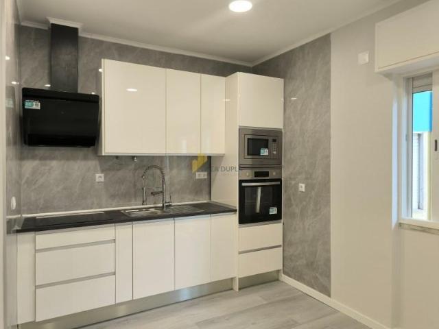 Apartamento venda em Amadora, Lisboa