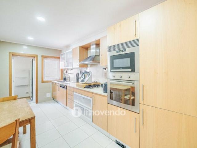 Apartamento venda em Amadora, Lisboa