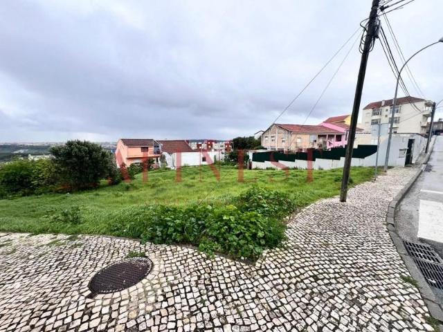 Terreno venda em Casal da Mira, Amadora
