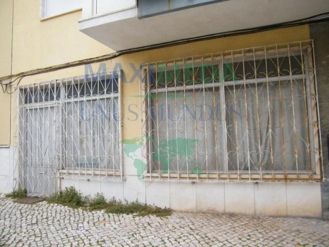 Loja venda em Villa Park, Amadora