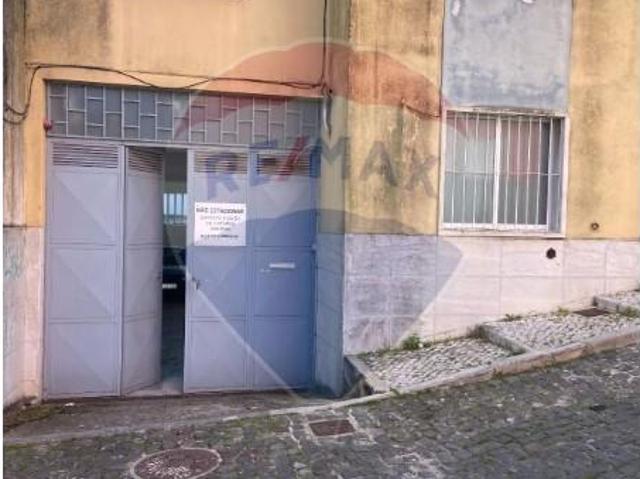 Casa alugar em Bairro Janeiro, Amadora