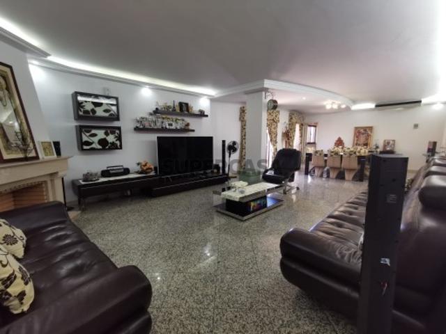 Casa venda em Villa Park, Amadora