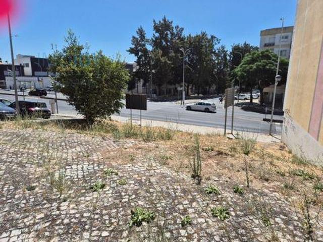 Terreno venda em Falagueira, Amadora