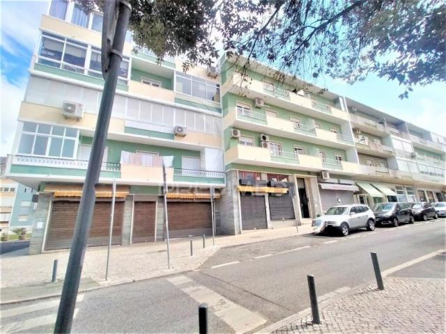 Ponto Comercial alugar em Amadora