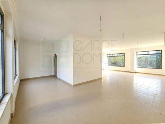 Escritório alugar em Urbanização Serra das Brancas, Amadora