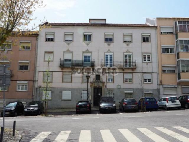 Casa venda em Mina de Água, Amadora
