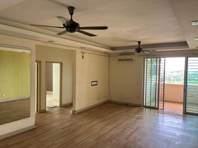 Condominium for sale in Seri Kembangan, Majlis Bandaraya Subang Jaya