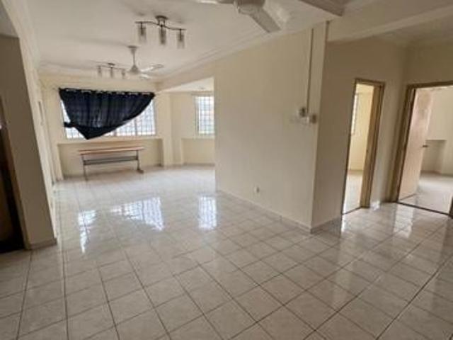 Apartment for sale in Petaling, Damansara Damai