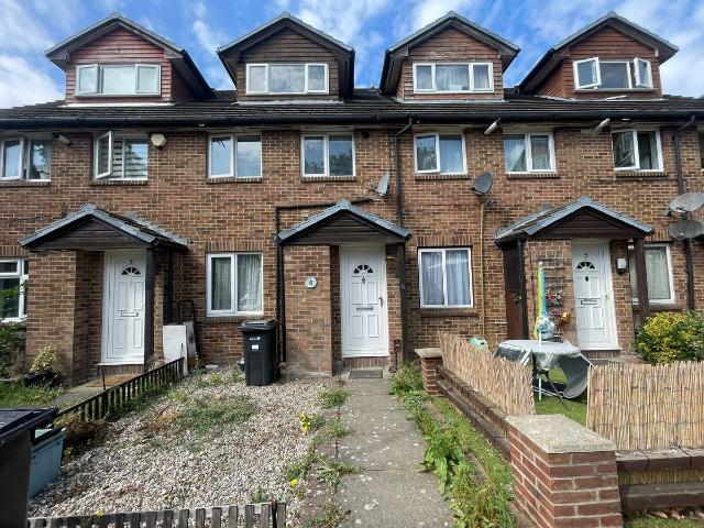 House for rent in Chigwell, Grange Hill