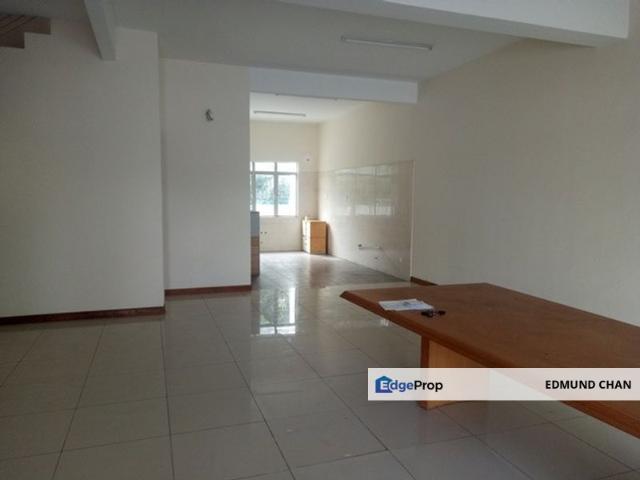 House for sale in Amanria Residence, Majlis Bandaraya Subang Jaya