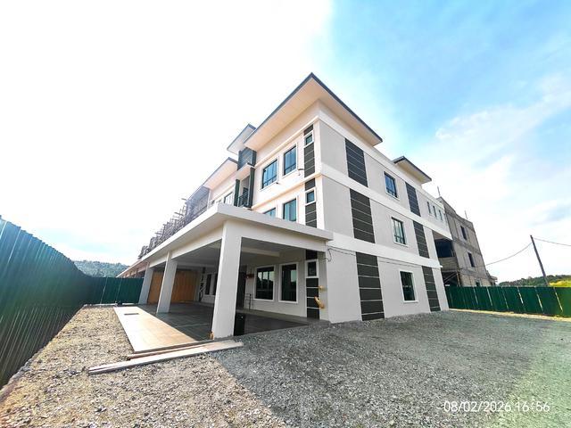 Townhouse for sale in Tanjong Sepat, Selangor
