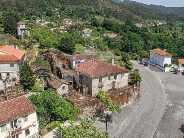 Casa venda em Bouro (Santa Maria), Amares