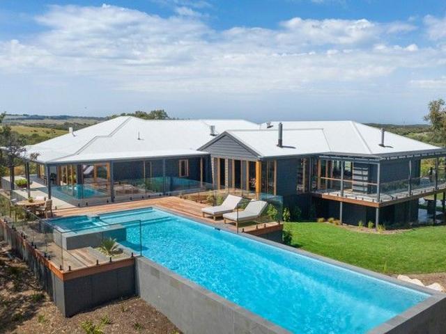 Cottage for sale in Camerons Creek, Victoria