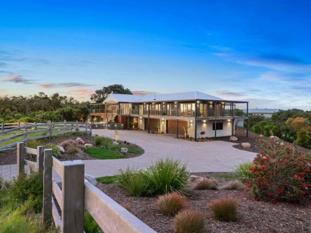 Cottage for sale in Fingal, Melbourne