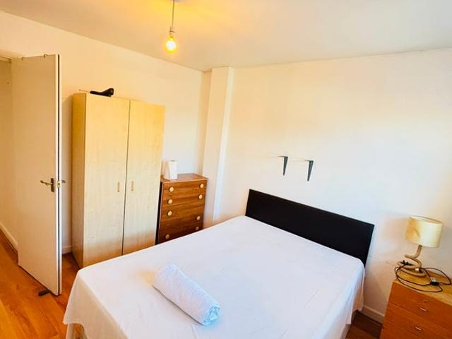 Apartment for rent in Mile End, Greater London
