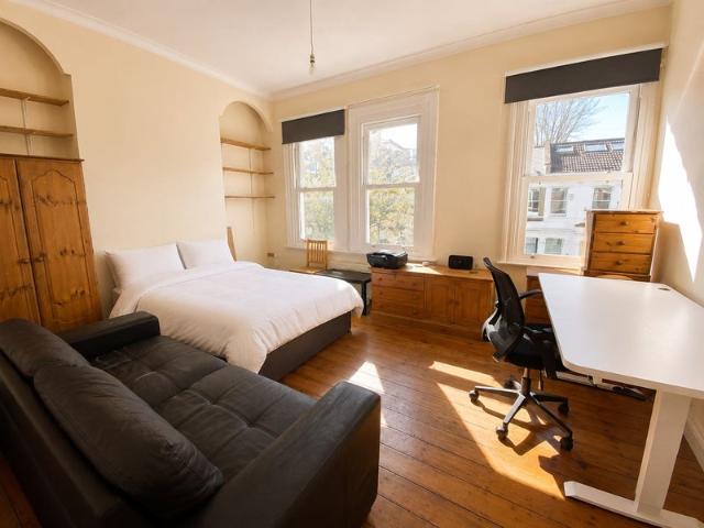 Apartment for rent in Stockwell, Greater London