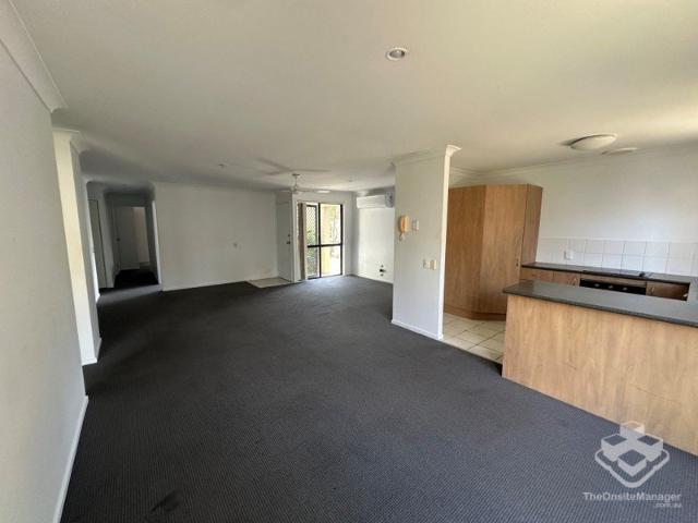 Townhouse for rent in Coombabah, Gold Coast City