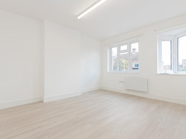Apartment for rent in Chingford Mount, Highams Park