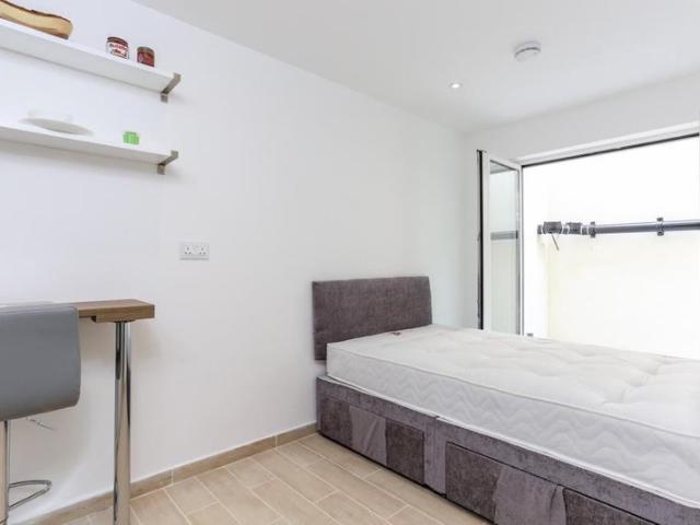 Apartment for rent in London Borough of Ealing, Greater London