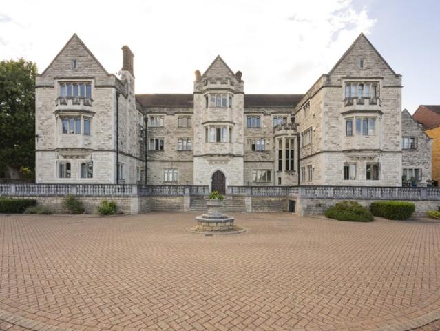 Apartment for rent in London Borough of Merton, Greater London