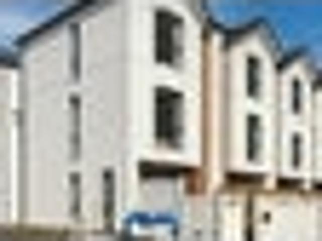 Townhouse for sale in Heathcote, Canterbury
