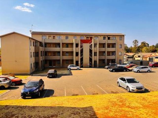 Apartment for sale in Nooitgedacht, Gauteng