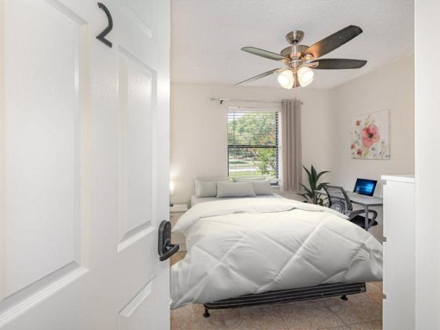 Room for rent in Florida