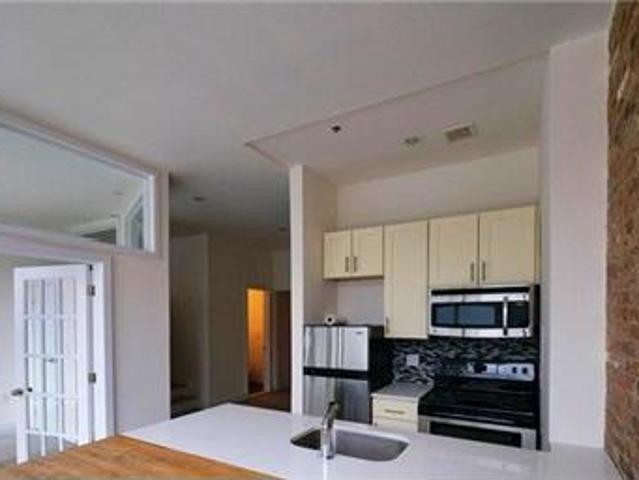 House for rent in The Bronx, Arverne