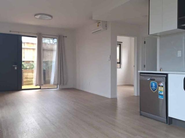 Townhouse for rent in Avondale, Oroua County