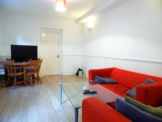 Apartment for rent in Earlsfield, Greater London