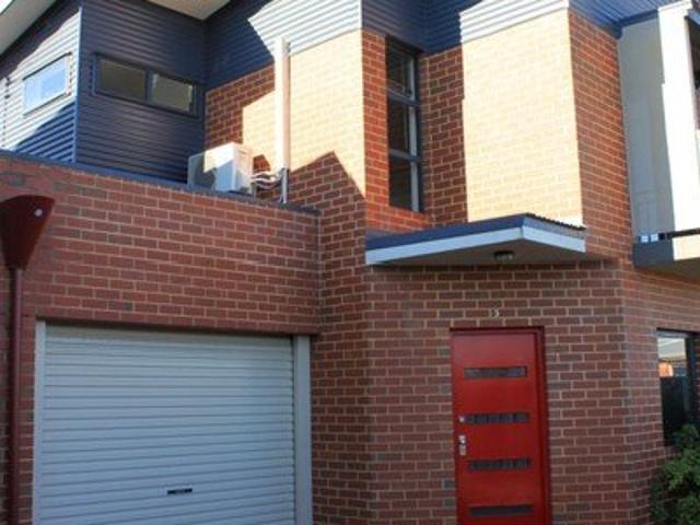 Townhouse for rent in North Perth, Western Australia