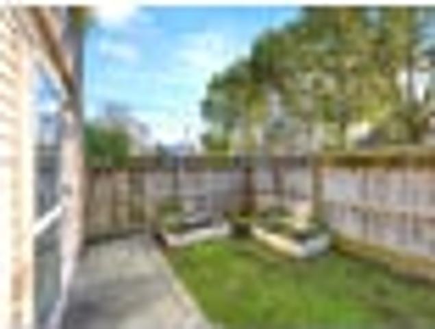 Apartment for sale in Heathcote, Canterbury