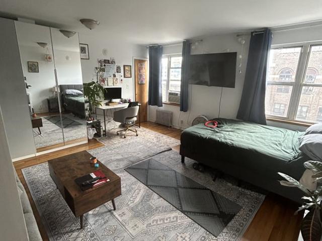 Room for rent in Arverne, New York