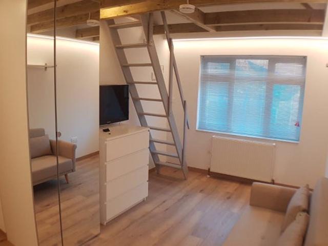 Studio for rent in London Borough of Hammersmith and Fulham, Greater London