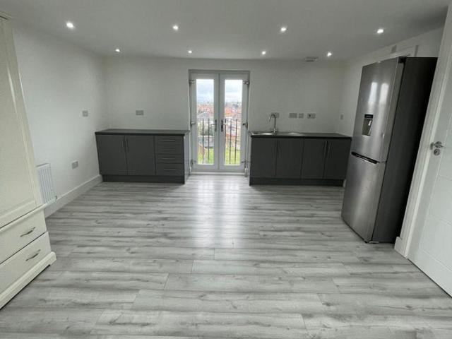 Studio for rent in Tolworth, Greater London