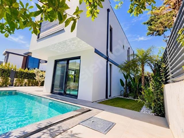 Güzelbahçe, İzmir içerisinde satılık Villa