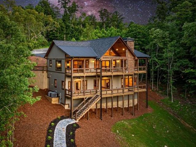 House for sale in Blue Ridge