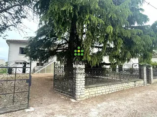Maison vente à Confolens, Ambérac