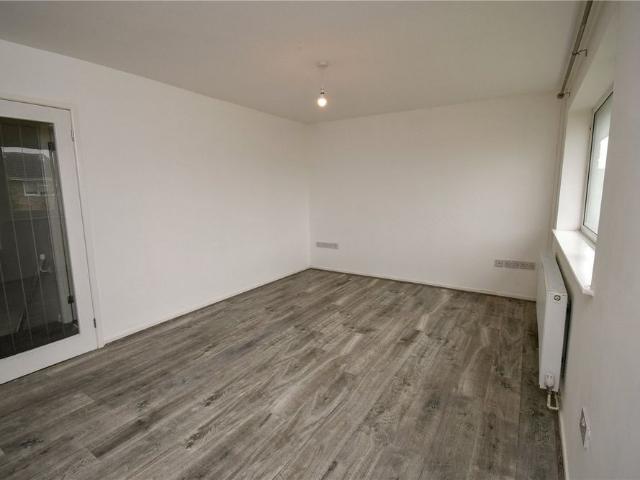 Apartment for rent in Saughall Massie, Wirral