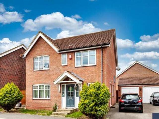 House for sale in Grimsby, Greater Lincolnshire