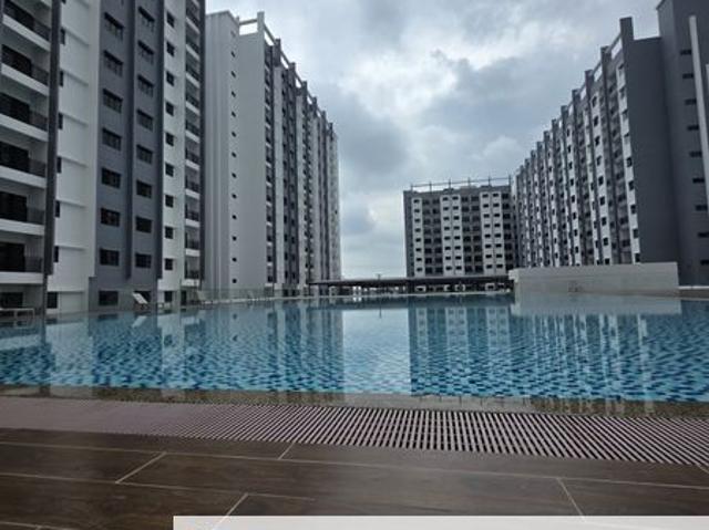 Condominium for sale in Malaka