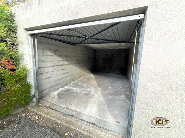 Garage location à Saint-Julien-en-Genevois, Ambilly
