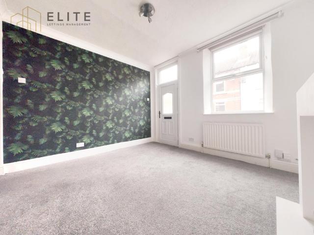 House for rent in Half Acres, Wakefield